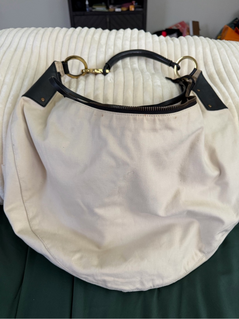 Gucci Cream Canvas Shoulder Bag with Leather Trim and Gold Hardware - Picture 1 of 12